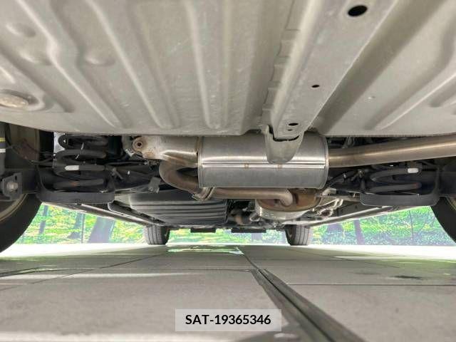 Toyota VOXY 2015-11 378325-19
