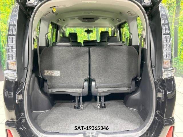 Toyota VOXY 2015-11 378325-10