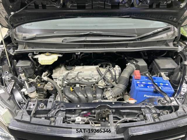 Toyota VOXY 2015-11 378325-18