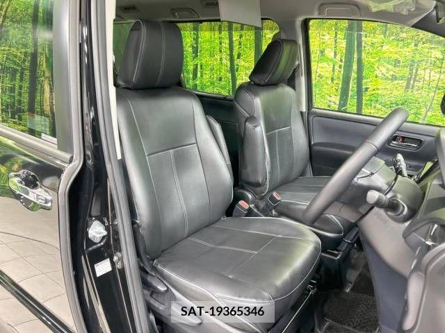 Toyota VOXY 2015-11 378325-7