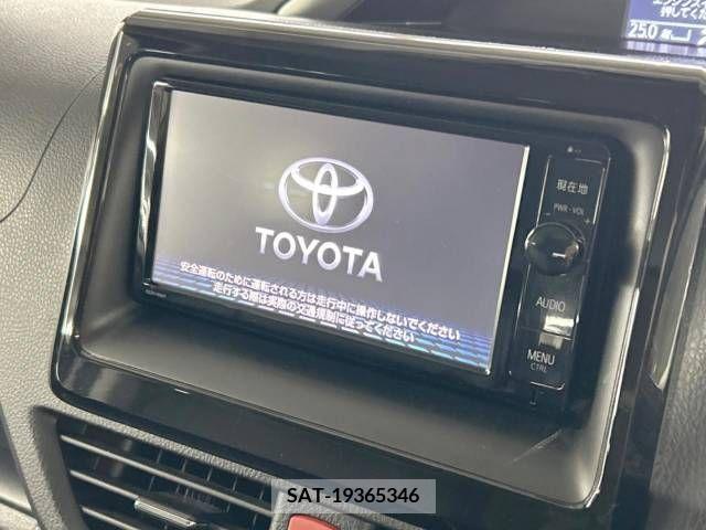 Toyota VOXY 2015-11 378325-2