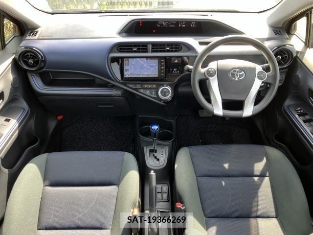 Toyota AQUA 2015-03 292054-1