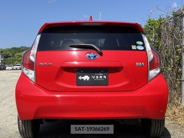 Toyota AQUA 2015-03 292054-4