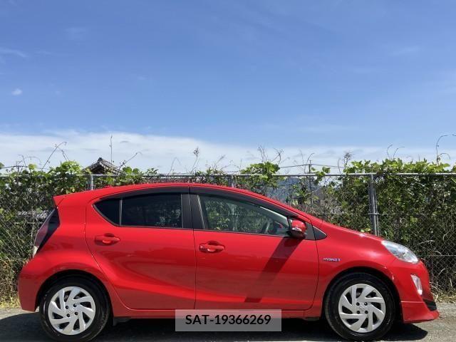 Toyota AQUA 2015-03 292054-6