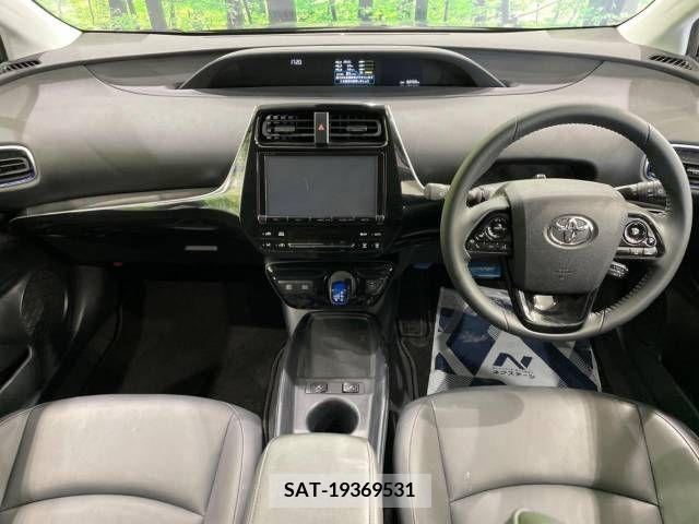 Toyota PRIUS 2021-05 281802-1