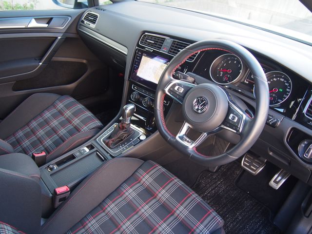 VolksWagen GOLF GTI 2017-11 183579-3