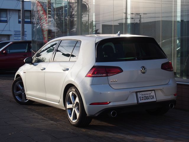 VolksWagen GOLF GTI 2017-11 183579-2