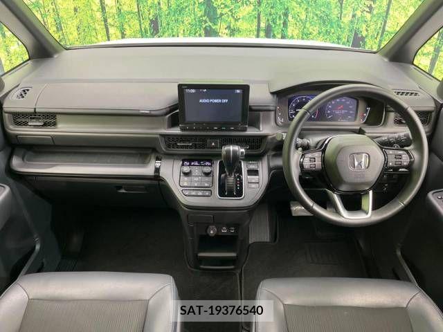 Honda STEP WGN 2022-07 324724-1