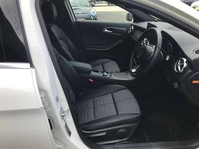 Mercedes Benz GLA-CLASS 2017-09 22306-9