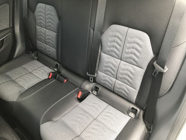 Mercedes Benz GLA-CLASS 2017-09 22306-14