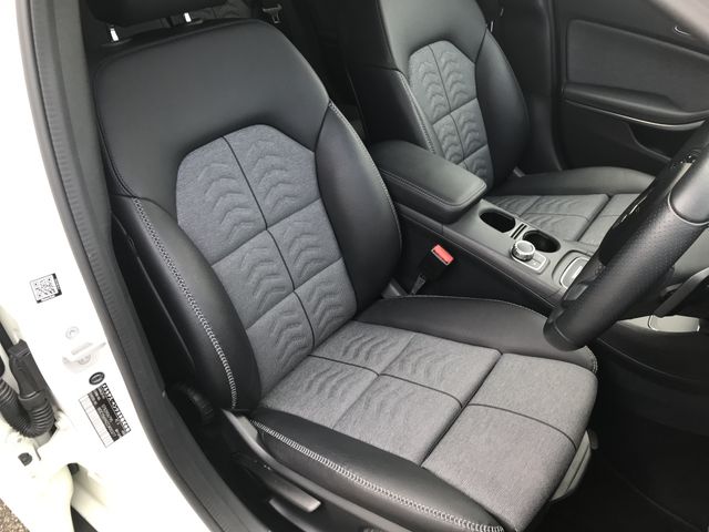 Mercedes Benz GLA-CLASS 2017-09 22306-10