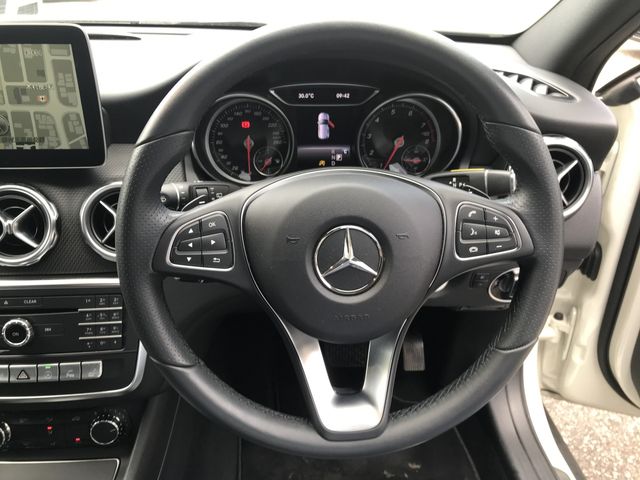 Mercedes Benz GLA-CLASS 2017-09 22306-17