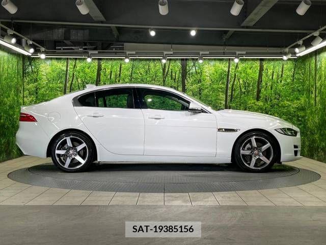 Jaguar XE 2017-06 361895-19