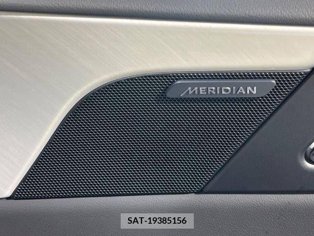 Jaguar XE 2017-06 361895-5