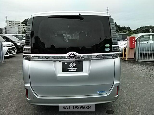 Toyota VOXY 2020-03 321649-4