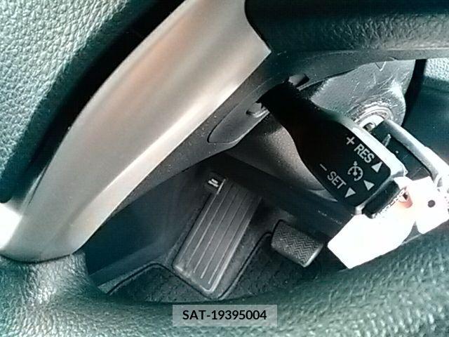 Toyota VOXY 2020-03 321649-9