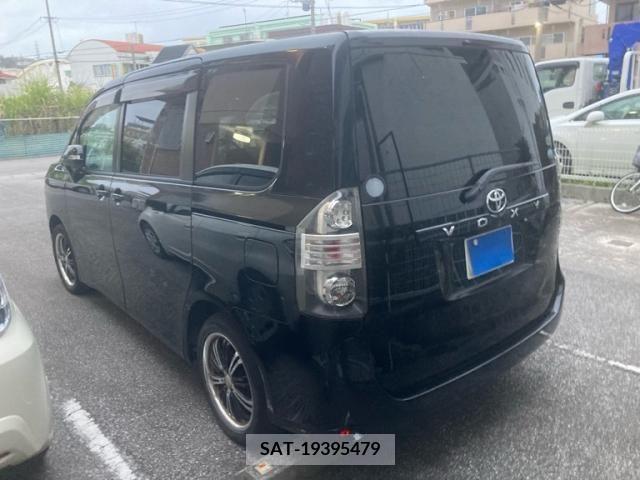 Toyota VOXY 2007-11 395014-1