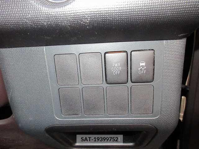 Toyota SPADE 2012-09 207886-5