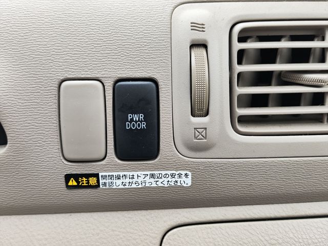 Toyota RAUM 2009-03 188001-5