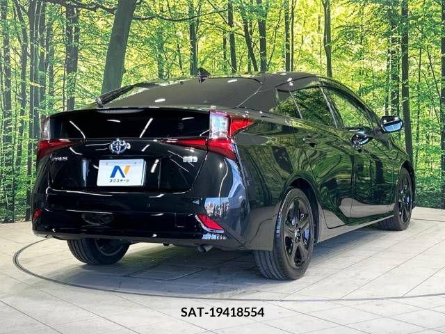 Toyota PRIUS 2021-11 322493-17