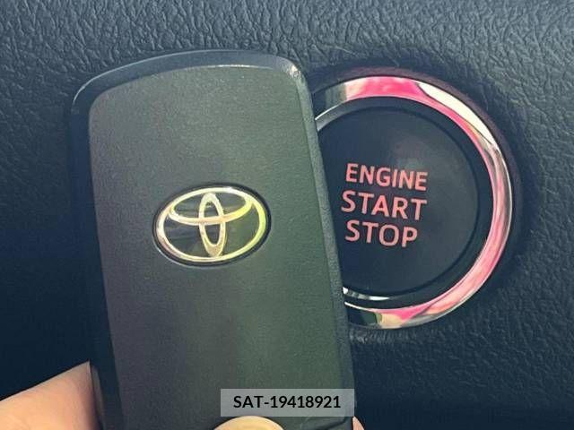 Toyota SIENTA 2017-12 368193-7