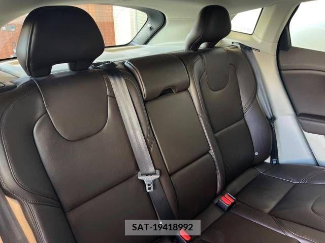 Volvo V40 2013-09 289695-11