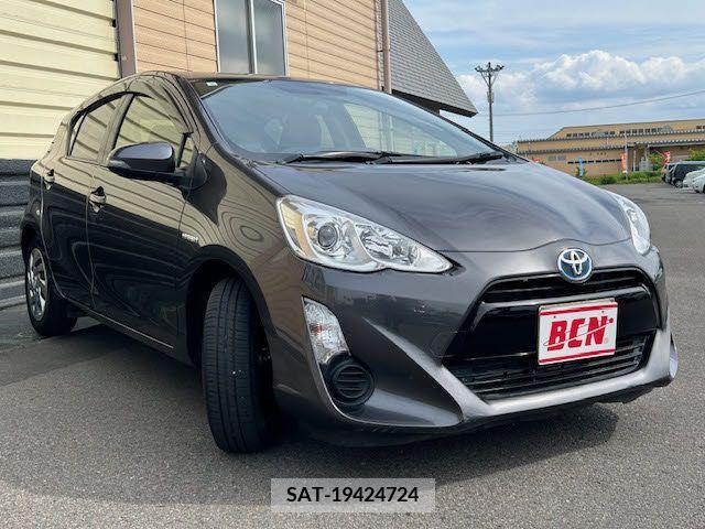 Toyota AQUA 2015-01 314215-6