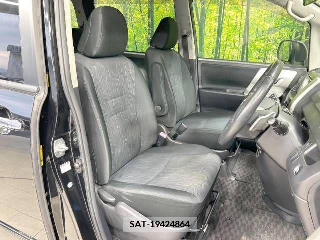 Toyota VOXY 2011-04 289213-8