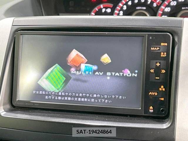 Toyota VOXY 2011-04 289213-2