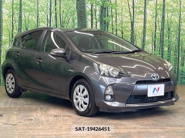Toyota AQUA 2014-01 341669-16