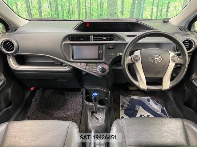 Toyota AQUA 2014-01 341669-1