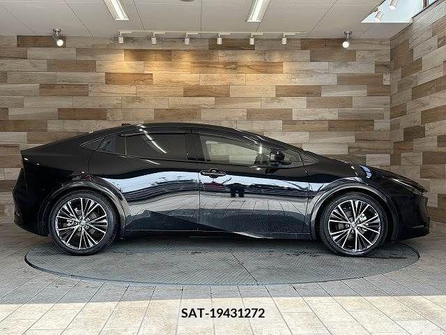 Toyota PRIUS 2023-04 217628-17