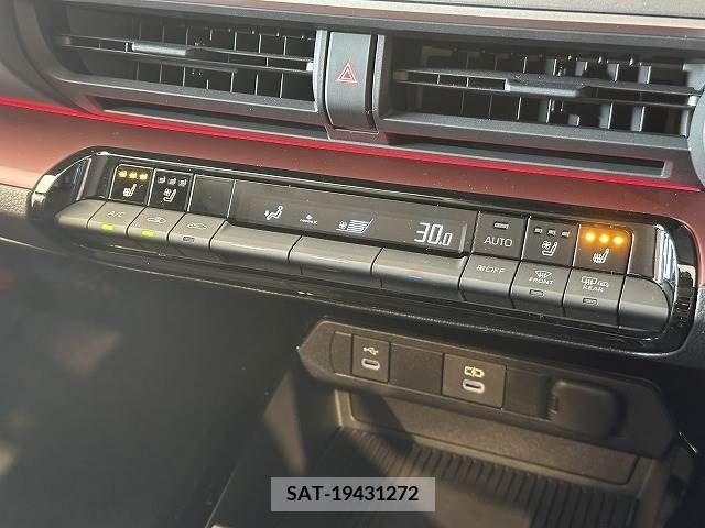 Toyota PRIUS 2023-04 217628-11