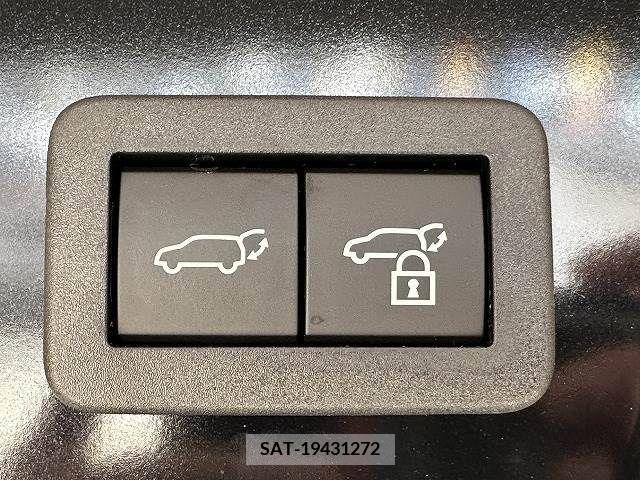 Toyota PRIUS 2023-04 217628-6