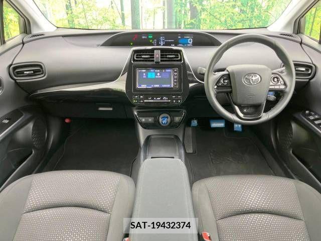 Toyota PRIUS 2021-04 281842-1