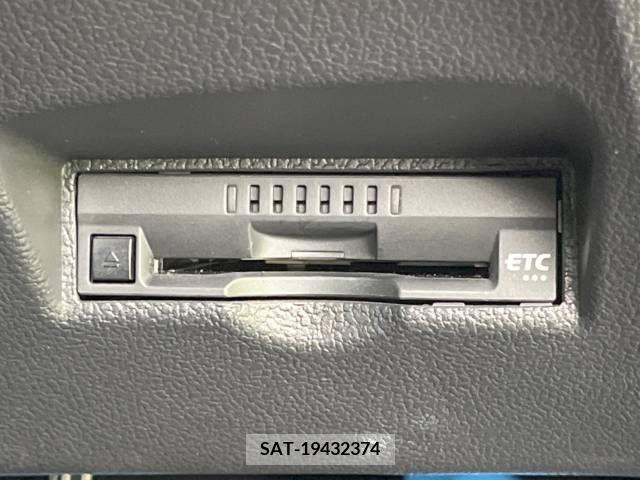 Toyota PRIUS 2021-04 281842-6