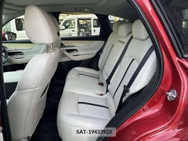 Mazda CX-60 2022-08 221305-5