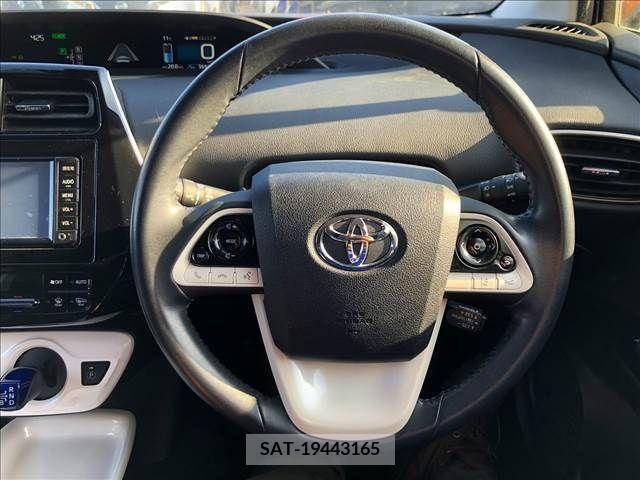Toyota PRIUS 2016-10 281804-12