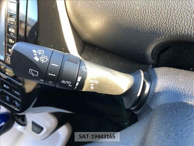 Toyota PRIUS 2016-10 281804-15