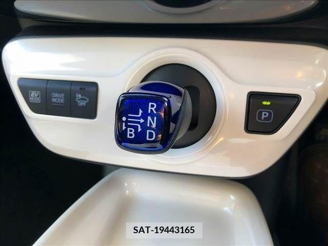 Toyota PRIUS 2016-10 281804-18