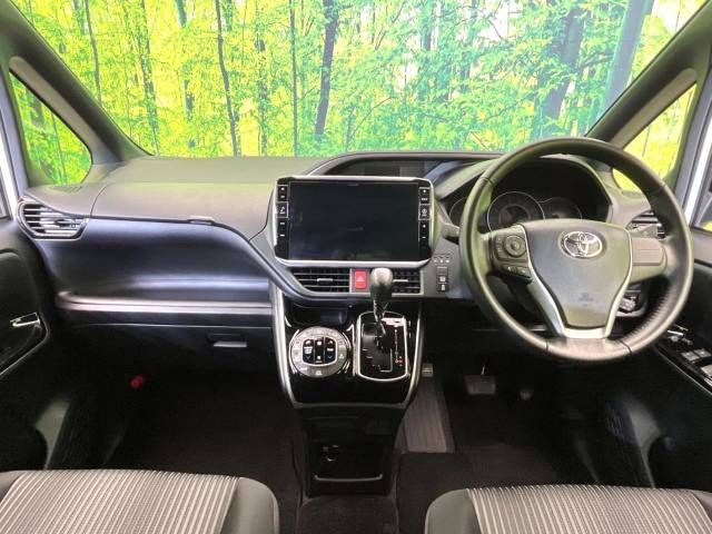 Toyota VOXY 2020-10 15865-1