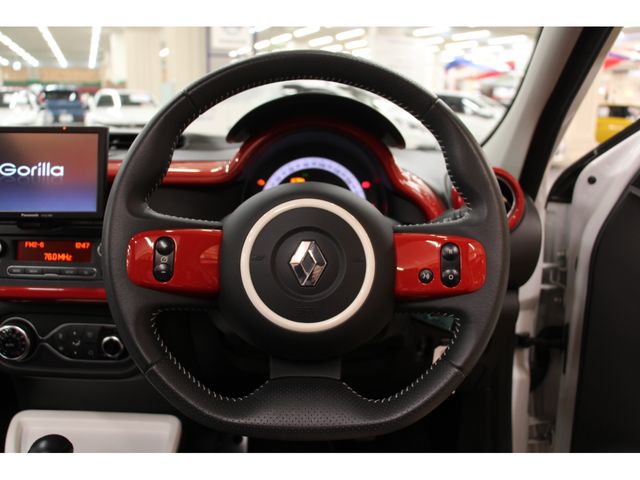 Renault TWINGO 2017-05 10307-17
