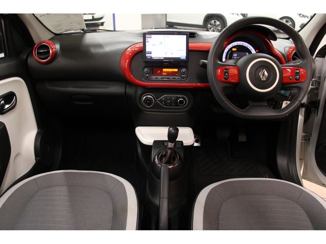 Renault TWINGO 2017-05 10307-1
