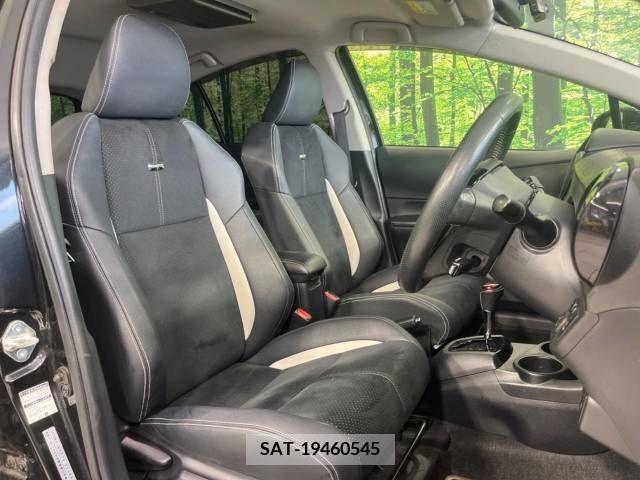 Toyota AQUA 2015-03 389361-8