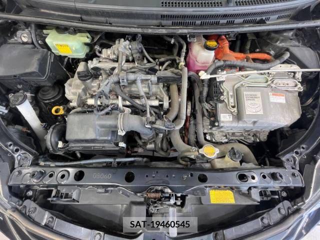 Toyota AQUA 2015-03 389361-18