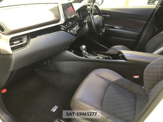 Toyota C-HR 2017-09 294905-13
