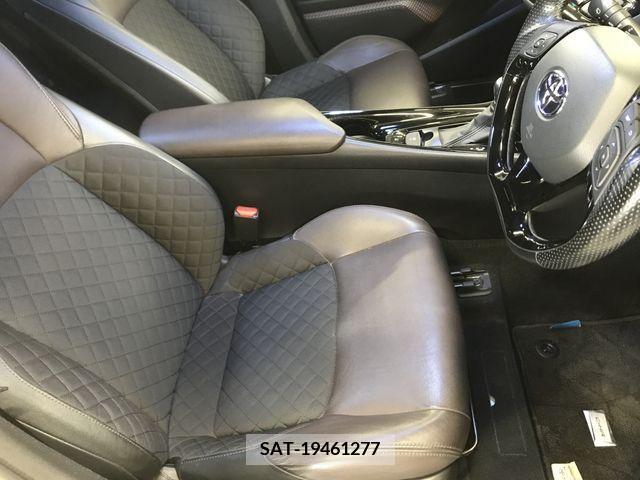 Toyota C-HR 2017-09 294905-14