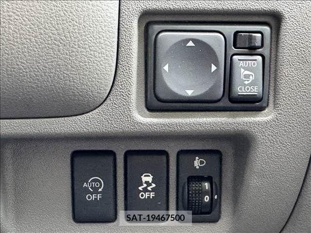 Nissan MARCH 2015-10 386308-13