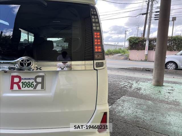 Toyota VOXY 2017-05 344224-9