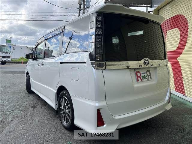 Toyota VOXY 2017-05 344224-5